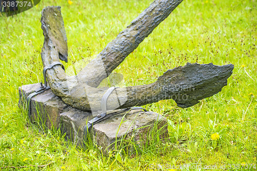 Image of Anchor, old and rusty