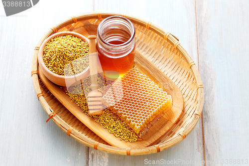 Image of bee pollen