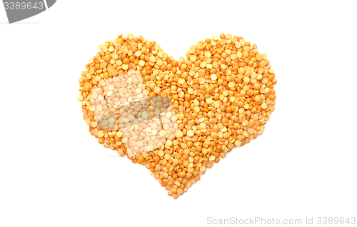 Image of Yellow split peas in a heart shape