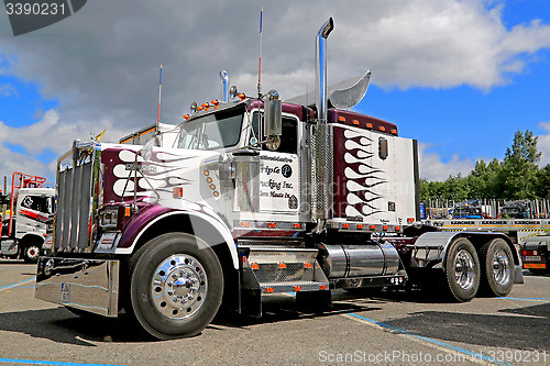 Image of Ckassic Kenworth W900B Truck Tractor in a Show