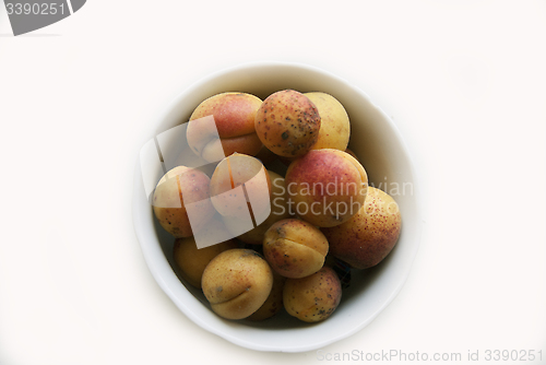 Image of closeup of ripe apricots 