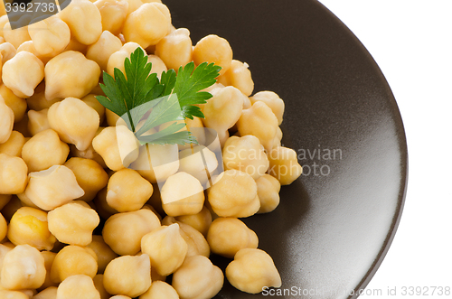 Image of Chickpeas in a brown plate