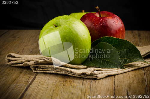 Image of Apples in a napkin