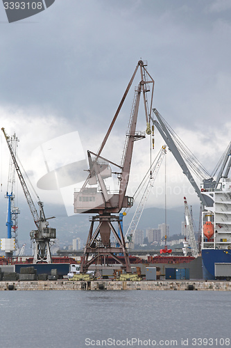 Image of Port Crane