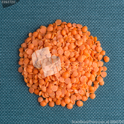 Image of Circle of peeled lentils