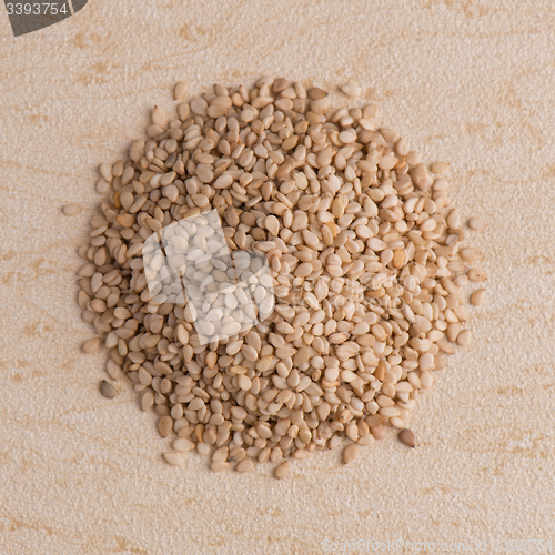 Image of Circle of sesame seeds