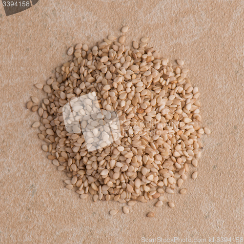 Image of Circle of sesame seeds