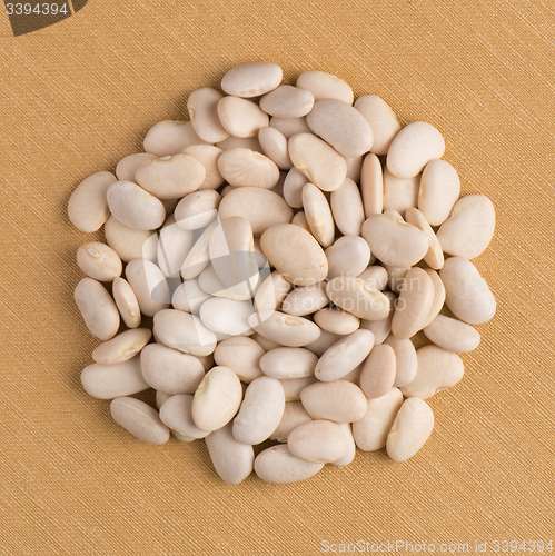 Image of Circle of white beans