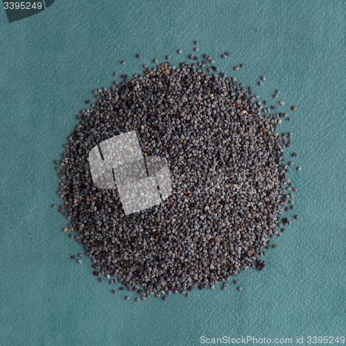 Image of Circle of poppy seeds