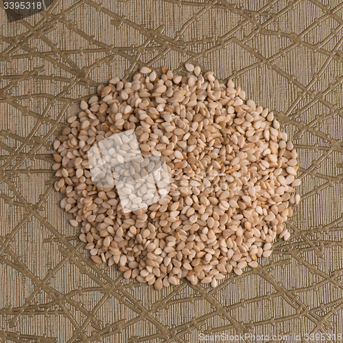 Image of Circle of sesame seeds