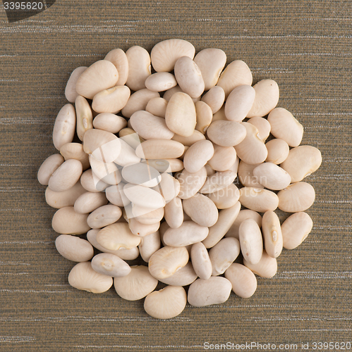 Image of Circle of white beans