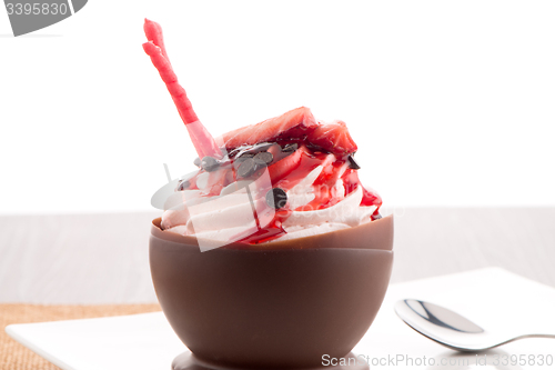 Image of Strawberry and chocolate pastry mousse