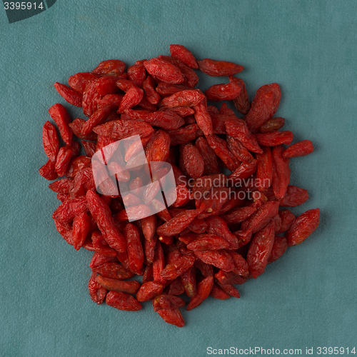 Image of Circle of dry red goji berries