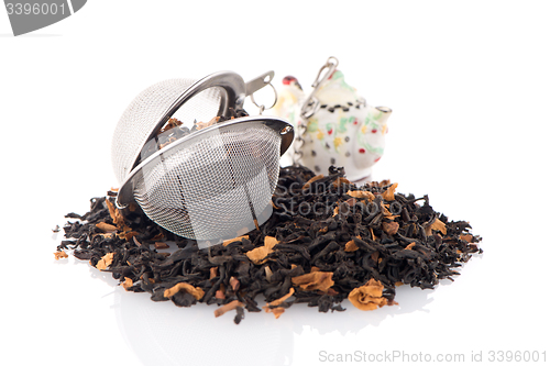 Image of Black dry tea with petals