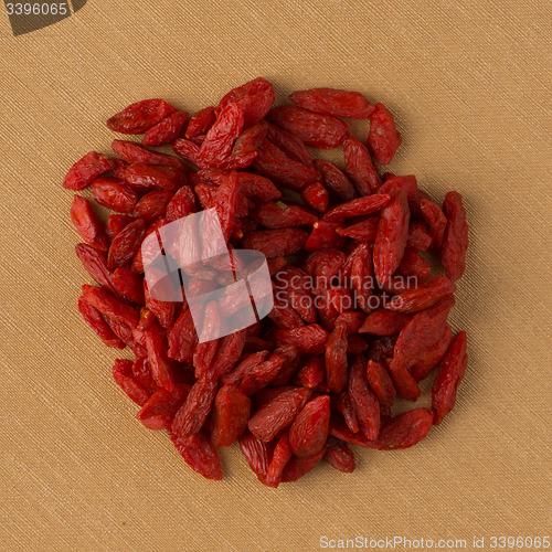 Image of Circle of dry red goji berries