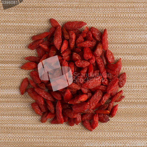 Image of Circle of dry red goji berries