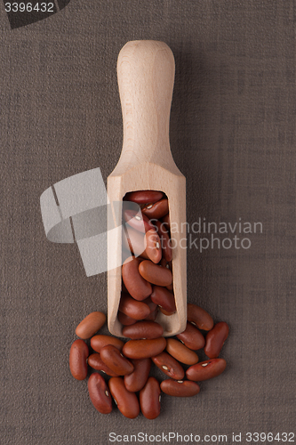 Image of Wooden scoop with red beans
