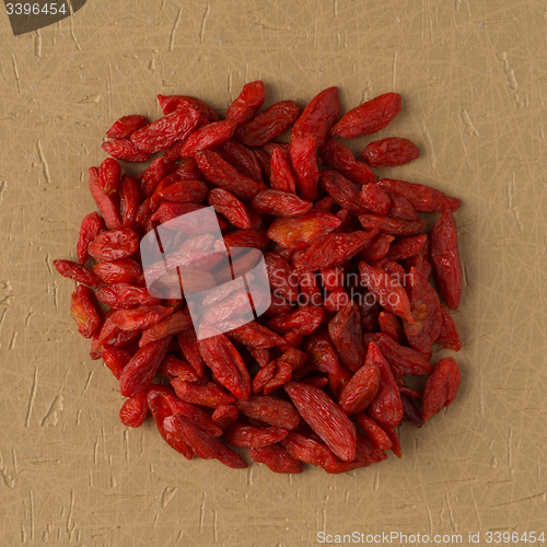 Image of Circle of dry red goji berries