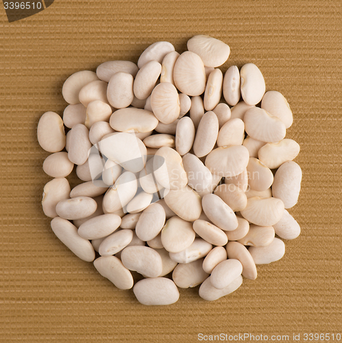 Image of Circle of white beans