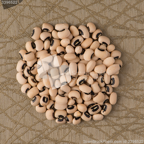 Image of Circle of white beans