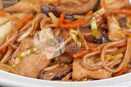 Image of buckwheat noodles with chicken