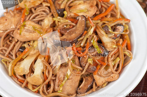 Image of buckwheat noodles with chicken