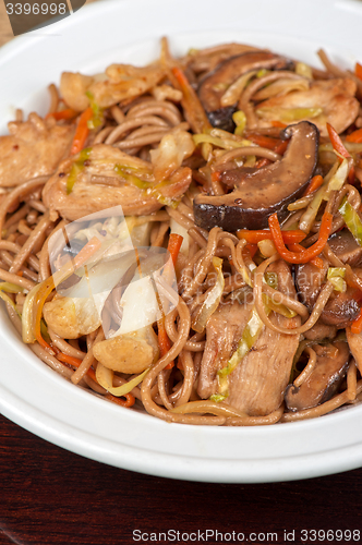 Image of buckwheat noodles with chicken