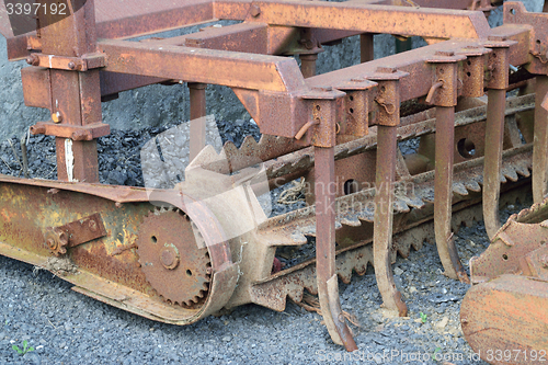 Image of Old and rusty machinery.