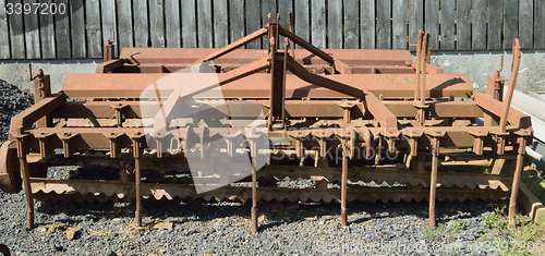 Image of Old and rusty machinery.