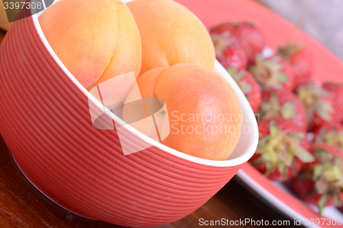 Image of Strawberry and apricots