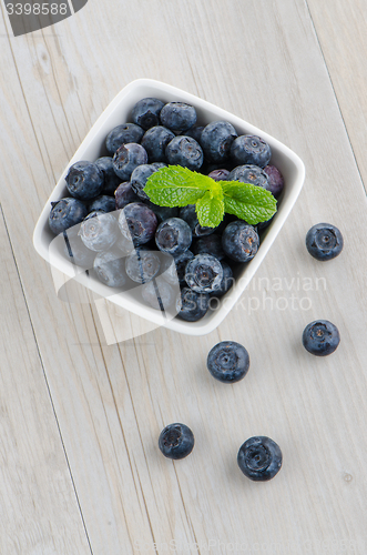 Image of Blueberries in small bowl