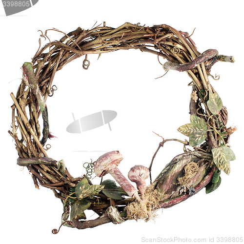 Image of Wreath made with straw 