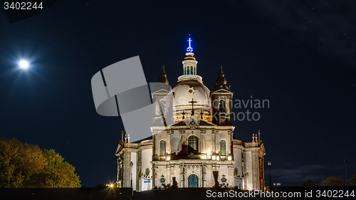 Image of Basilic of Sameiro Braga at night