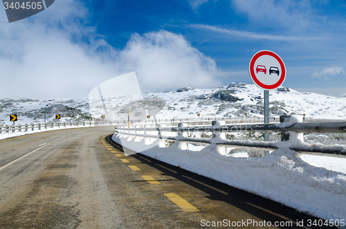 Image of Overtake Forbidden Sign