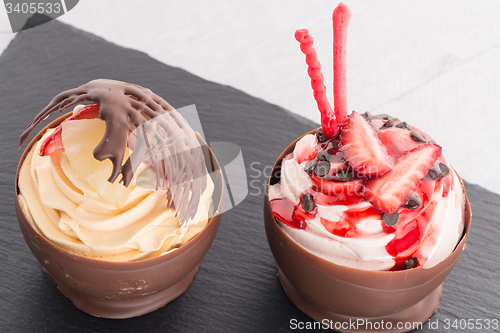Image of Strawberry and chocolate pastry mousse