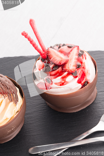 Image of Strawberry and chocolate pastry mousse