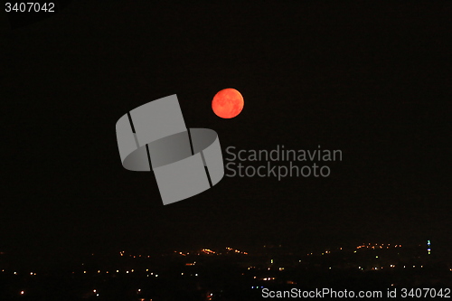 Image of Blood Moon over the city_5084