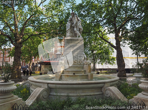 Image of Shakespeare statue in London