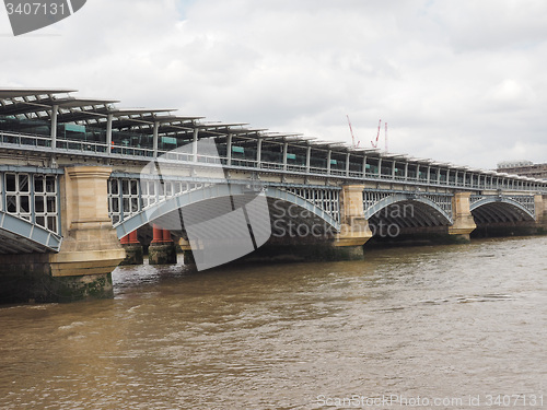 Image of Blackfriars bridge in London