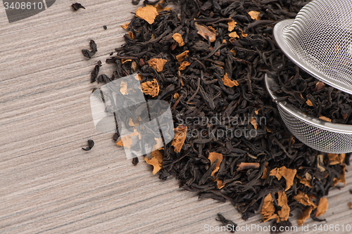 Image of Black dry tea with petals