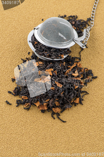 Image of Black dry tea with petals