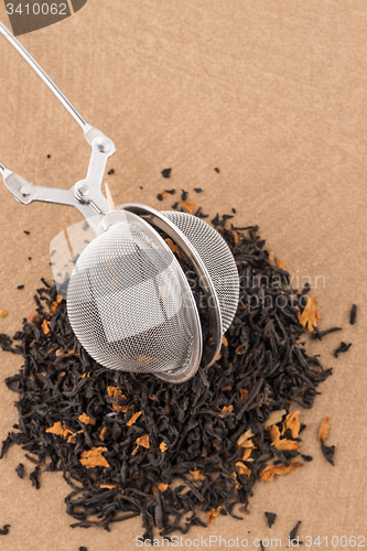 Image of Black dry tea with petals