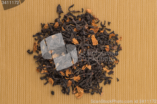 Image of Black dry tea with petals