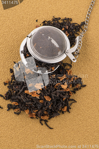 Image of Black dry tea with petals