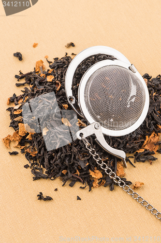 Image of Black dry tea with petals