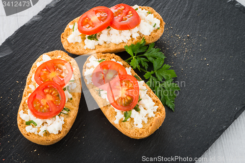 Image of Bread with cottage