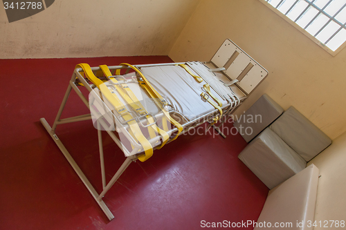 Image of Bed for restraining psychiatric patiens