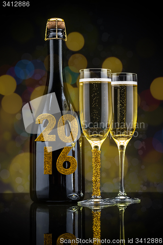 Image of Glasses with champagne