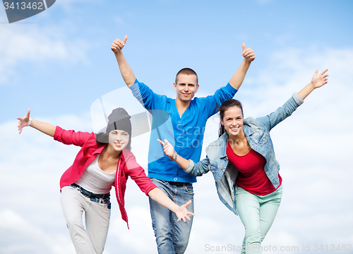 Image of group of teenagers dancing