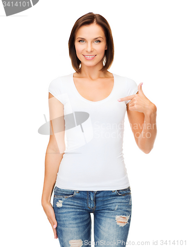 Image of woman in blank white t-shirt
